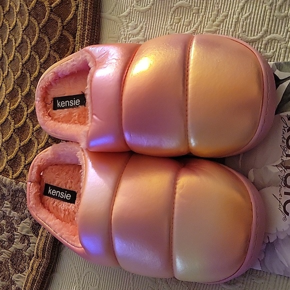 New Kensie Beautiful Slippers Size 9 - Picture 12 of 12